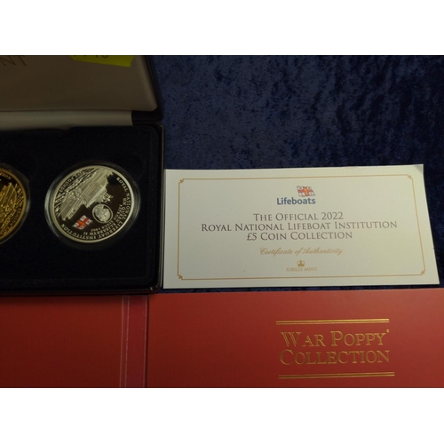 370 - Commemorative coins, including Jubilee Mint cased 2022 RNLI £5 coin collection, Jacqueline Hur... 