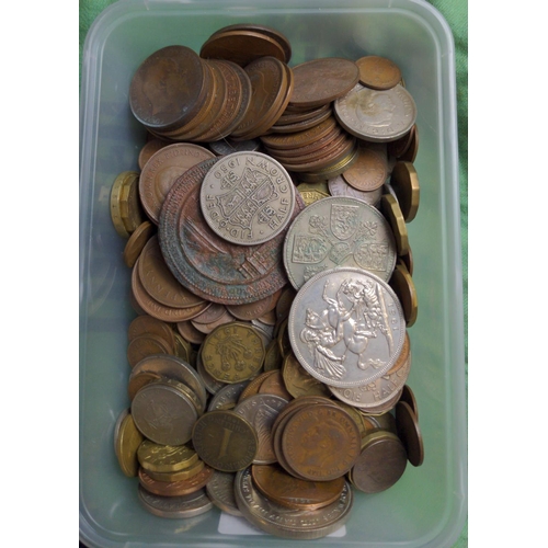 372 - Tub of various British coins & a medallion, gross weight including tub 1.41kg