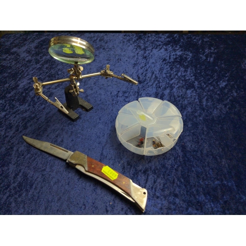 377 - Fly tying magnifier, flies & a penknife