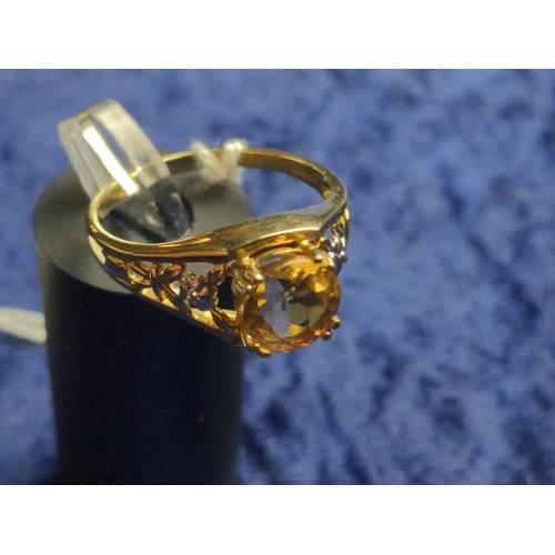 406 - 9ct gold & citrine ring, size T1/2, 3.67 grams