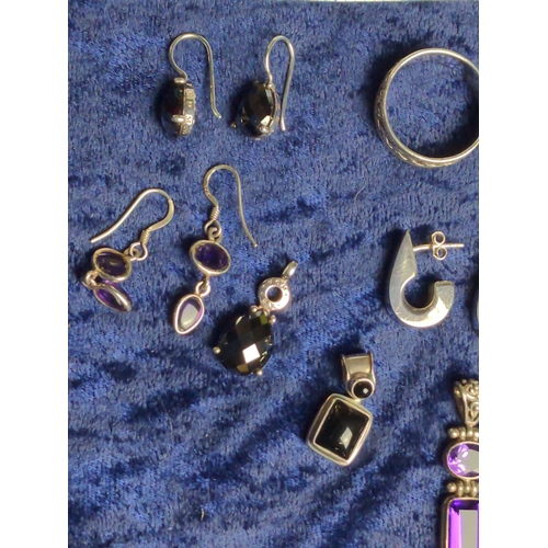 418 - Collection of 925 silver & white metal jewellery, some gem set, including eight rings, four pend... 