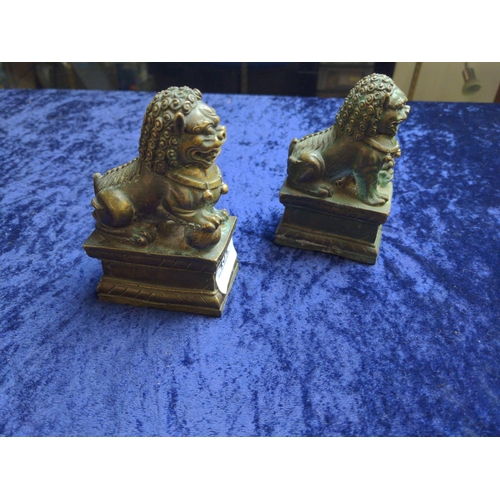 454 - Matched Chinese pair of dogs of fo, tallest 11cm