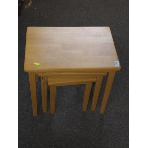 566 - Modern nest of tables engineered oak. W 48 D 33 H 46