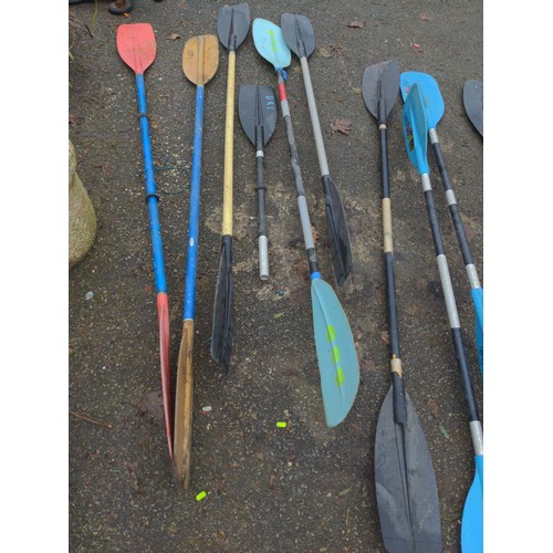 180 - Ten kayak paddles 