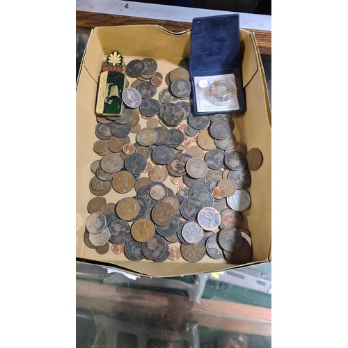 374 - Solomon Islands silver ten dollar coin, collectable 50p's, one pennies etc. together with an indentu... 