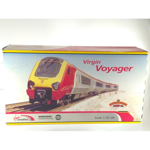 1 - Class 220 Virgin Voyager (Non tilt) 4 car DEMU Maiden Voyager. Manufactured by Bachmann. Makers Cata... 