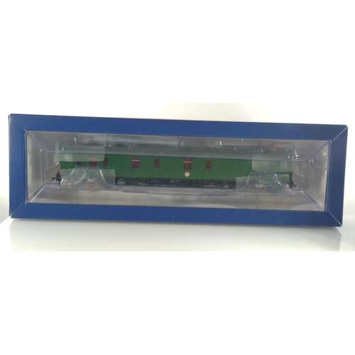 124 - Motor Luggage Van Late SR Multiple Unit with yellow warning panel, DCC ready. Manufactured by Bachma... 