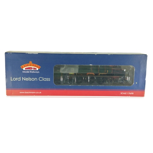 78 - Lord Nelson 30865 Sir John Hawkins BR Green Early Emblem, DCC ready. Manufactured by Bachmann. Maker... 