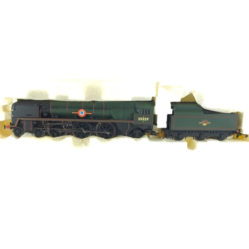 489 - BR 4-6-2 Merchant Navy Class Ellerman Lines. Manufactured by Hornby. Makers Catalogue no R2294