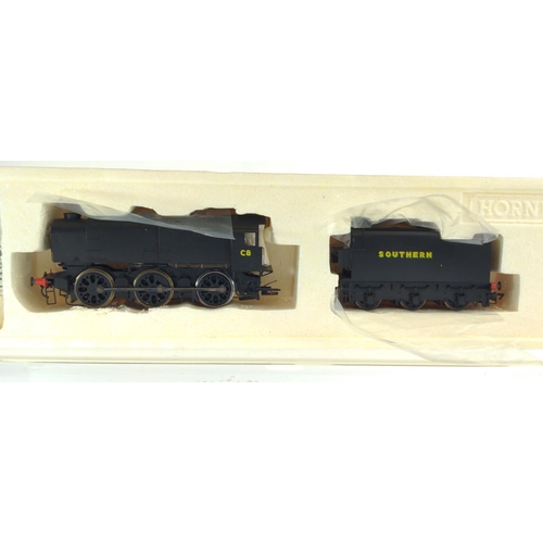 142 - SR 0-6-0 Class Q1 C8 . Manufactured by Hornby. Makers Catalogue no R2343