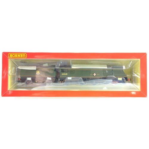 175 - BR (Early) 4-6-2 (Original) Merchant Navy Class Clan Line 35028, DCC ready. Manufactured by Hornby. ... 