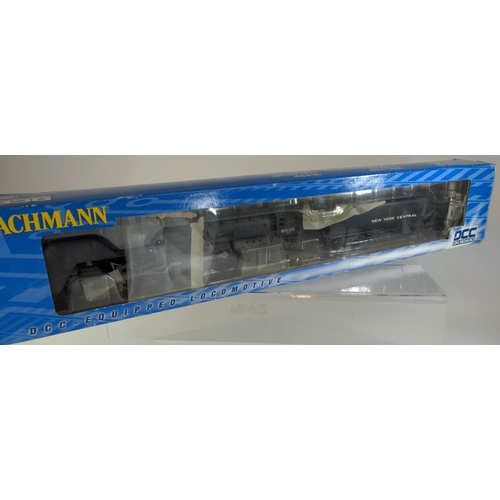 364 - HO 4-8-4 Niagara Steam Locomotive New York Central 6020, DCC on board. Manufactured by Bachmann. Mak... 