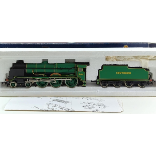 100 - Lord Nelson 864 Sir Martin Frobisher Malachite Green. Manufactured by Bachmann. Makers Catalogue no ... 