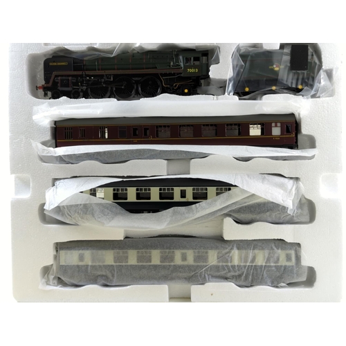 301 - Ltd Edition 322 of 1000 The 15 Guinea Special Train Pack, DCC ready. Manufactured by Hornby. Makers ... 