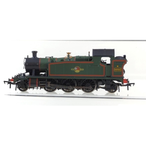 83 - 4575 Tank 5553 BR Lined Green L/Crest. Manufactured by Bachmann. Makers Catalogue no 32-135Z