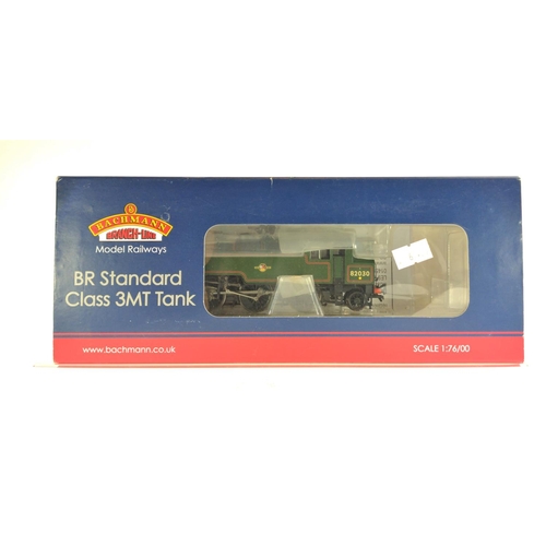 132 - BR Standard Class 3MT 82030 BR Lined Green Late Crest, DCC Ready. Manufactured by Bachmann. Makers C... 