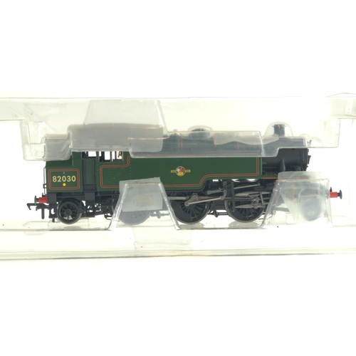 132 - BR Standard Class 3MT 82030 BR Lined Green Late Crest, DCC Ready. Manufactured by Bachmann. Makers C... 