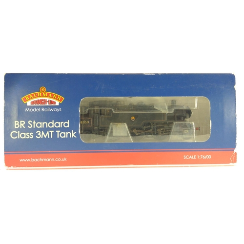 133 - BR Standard Class 3MT Tank 82029 BR Lined Black Early Emblem, DCC ready. Manufactured by Bachmann. M... 