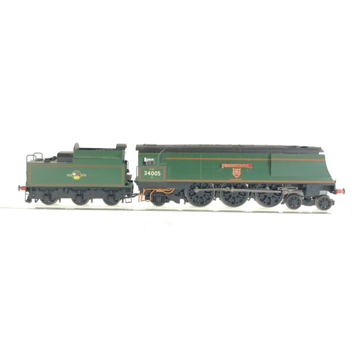 138 - Hornby BR/SR Unrebuilt West Country 34005 Barnstaple, DCC ready. Manufactured by Carriage & Wagon Mo... 