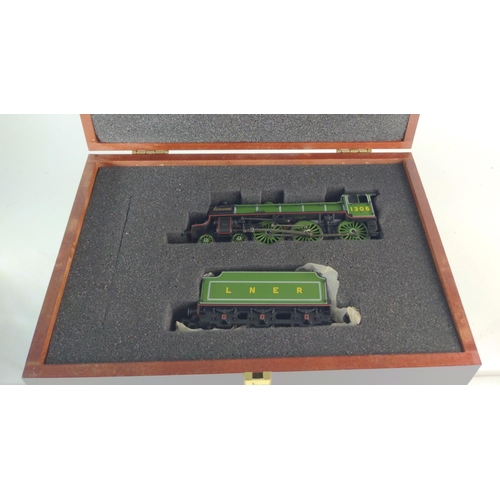 455 - Ltd Edition 1030 of 2000 Mayflower LNER Green in wooden presentation box. Manufactured by Bachmann. ... 