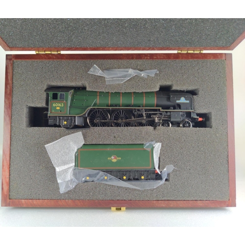 457 - Ltd Edition 949 of 1000 Tornado 60163 in BR Green in wooden presentation box. Manufactured by Bachma... 