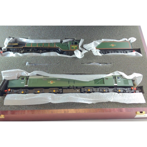 4 - Limited Ed wooden box set Sir Walter Scott & Class 40 No.332 of 1000. Manufactured by Bachmann. ... 