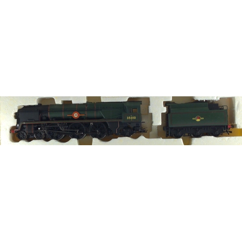 505 - BR Green 4-6-2 Merchant Navy Loco 35010 Blue Star, DCC Ready No leaflets or inner cardboard slip. Ma... 