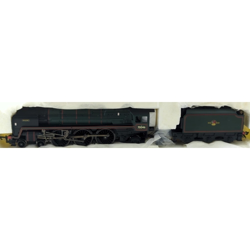 612 - BR 4-6-2 Britannia Class 7MT Locomotive Anzac 70046. Manufactured by Hornby. Makers Catalogue No R21... 