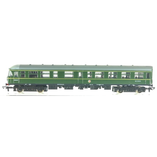 729 - D105 2 Car Pennine DMU BR Green. Manufactured by Dapol. Makers Catalogue No D105