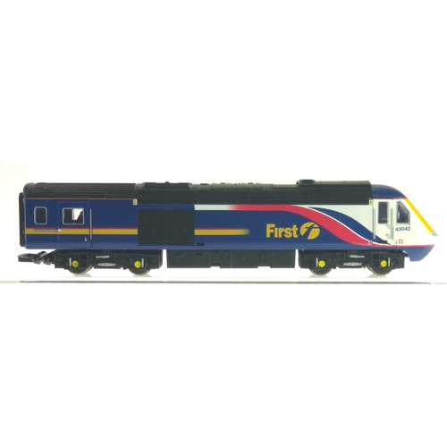 734 - Great Western Trains High Speed Train Pack. Manufactured by Hornby. Makers Catalogue No R2299