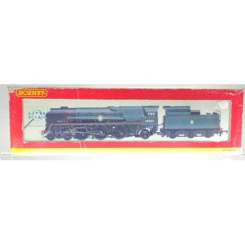 740 - BR 4-6-2 Holland Afrika Line Merchant Navy Class. Manufactured by Hornby. Makers Catalogue No R2170