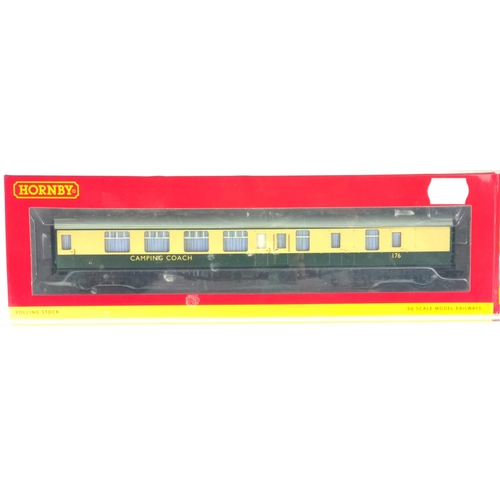 Br Mk1 Camping Coach 176. Manufactured By Hornby. Makers Catalogue No R4604