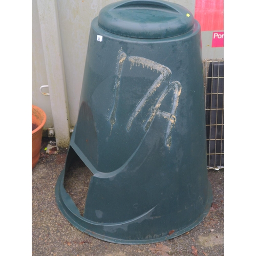 45 - Garden composter. Missing front access door. H105cm