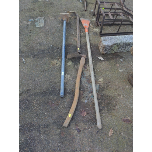 31 - 4 long handled tools