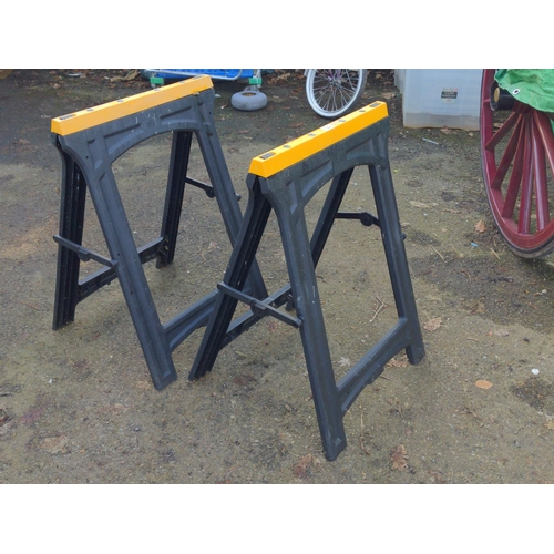 33 - Pair of folding trestle stands