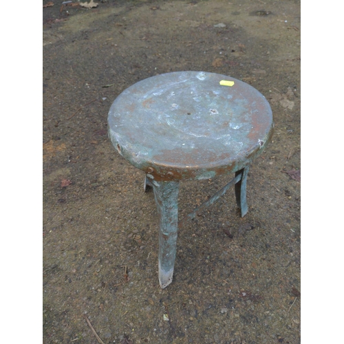 56 - Vintage metal stool. H33cm