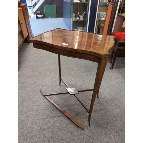 766 - Edwardian occasional table. AF- leg mortice is loose. W54cm D38cm H71cm