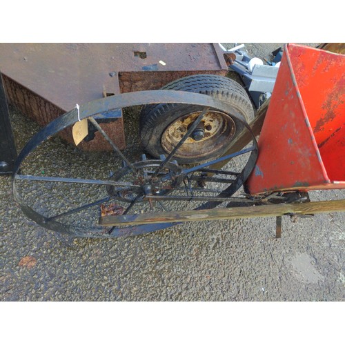 37 - Vintage metal seed plough. Handles AF.