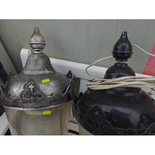 184 - 2 x external electric lamppost lamps tops D30cm H74cm 