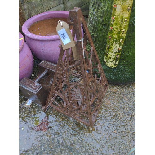 205 - Cast iron pyramid shape Garden obelisk H54cm (base 26x26cm)  