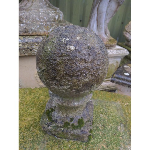 20 - Pair of ball topped finials. H34cm