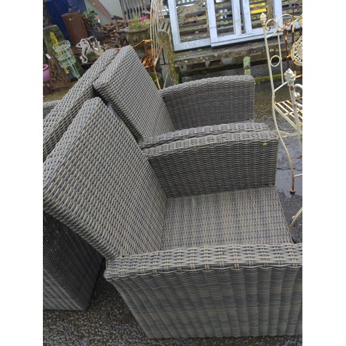 91 - Rattan 3 piece outdoor suite. Settee W124cm