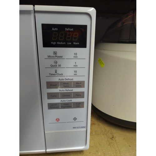 306 - Panasonic NN-E27JWM microwave