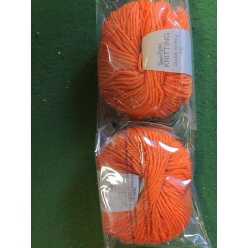 341 - 50 x 25 grams orange 'Simply Stylish' yarn