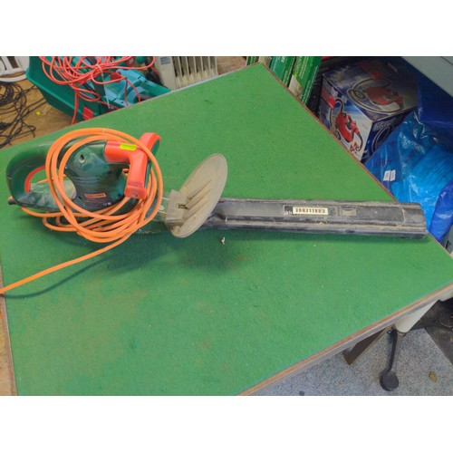 390 - Challenge electric hedge trimmer