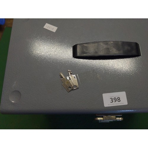 398 - Lockable metal box with key + 2 x sink unblocker suction pumps.