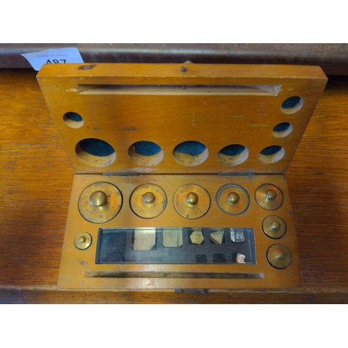 487 - Microid balance scales with Beckar boxed weights (two micro weights missing)