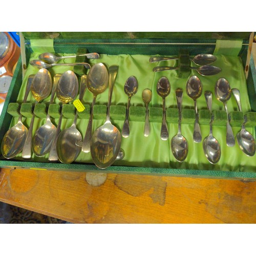 489 - Canteen of cutlery