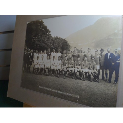 676 - Mounted photo of England vs Scotland football teams Decr 1992, Result 1-1,mount size 42x32cms