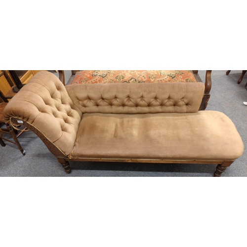 1106 - 19C Chaise with button design to back and side rest, in camel coloured upholstery with four original... 